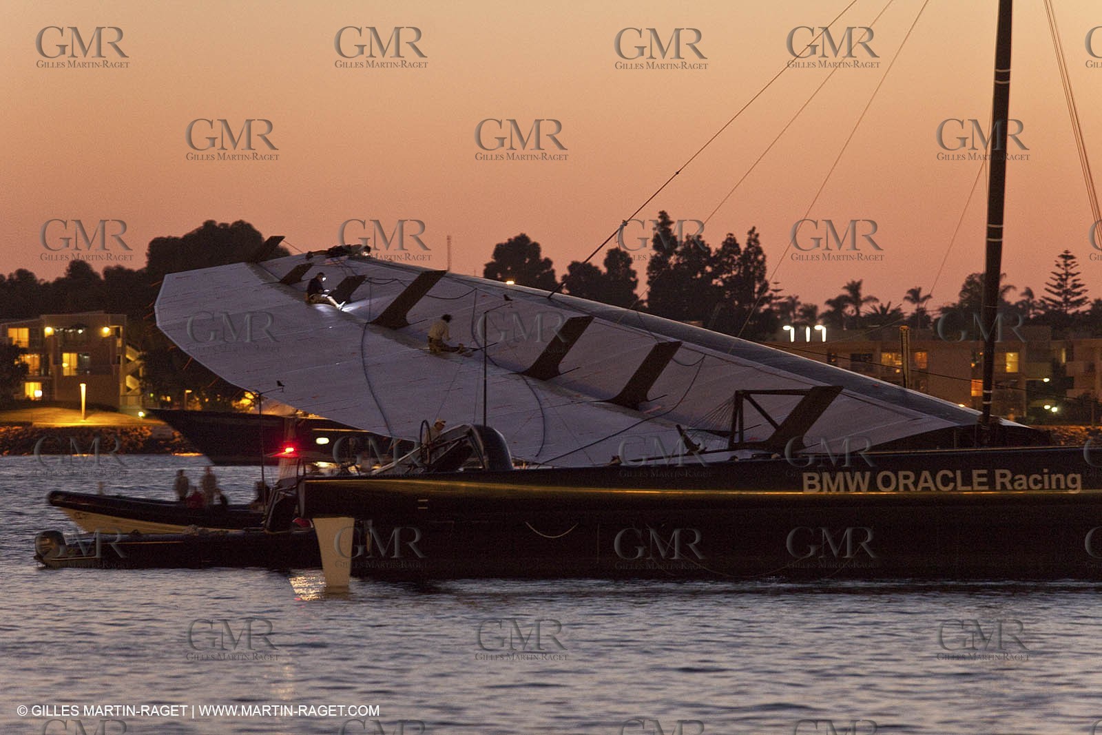 12 11 2009 - San Diego (USA, CA) - 33rd America's Cup - BMW ORACLE Racing - Wing trials, Day 2