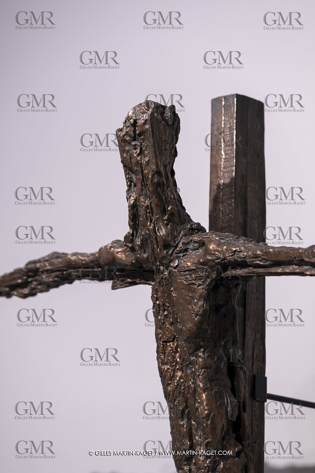 30 10 2023, Montpellier (FRA), oeuvre de Germaine Richier, Exposition Centre Pompidou - Musée Fabre 2023, Christ d'Assy 1950, Bronze naturel nettoyé, 235 x 138 x 31,6 cm, Fondeur : Alexis Rudier, Paris, Diocèse d'Annecy, Annecy, classement au titre des Monuments historiques par arr^été du 15 mars 1971