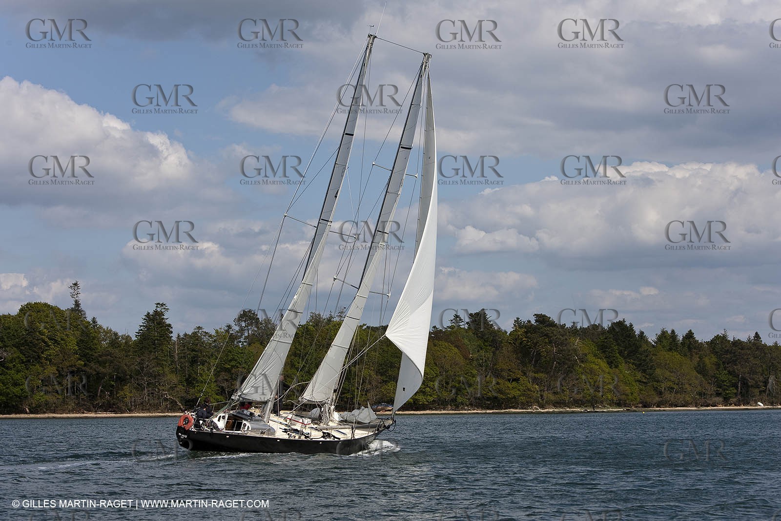 19 05 2010- Benodet (FRA,56)  -  Pen Duick III  sailing in Odet river