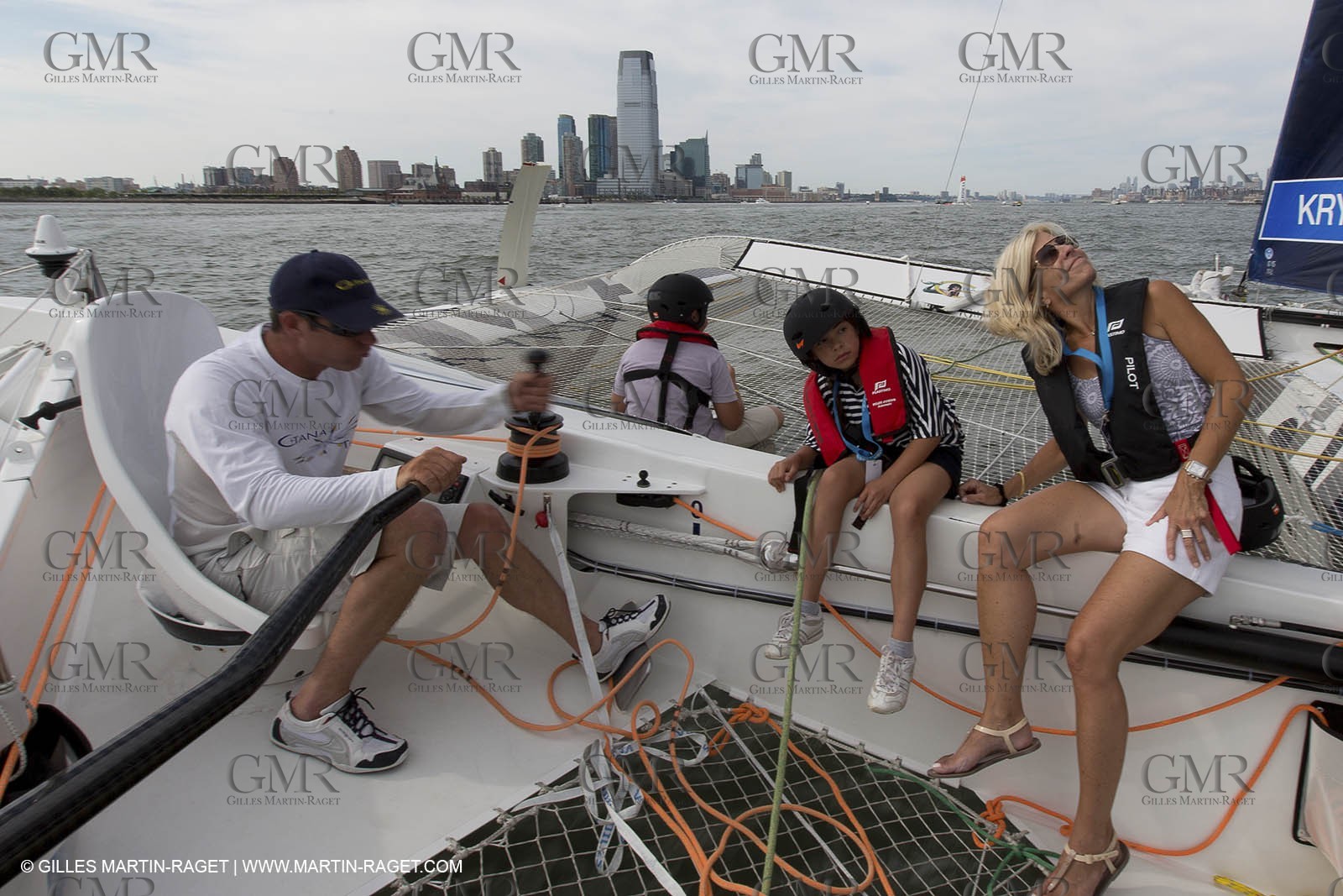 05 07 2012 - New York (USA) - Ocean Krys Race - Speed runs in fornt of NY city