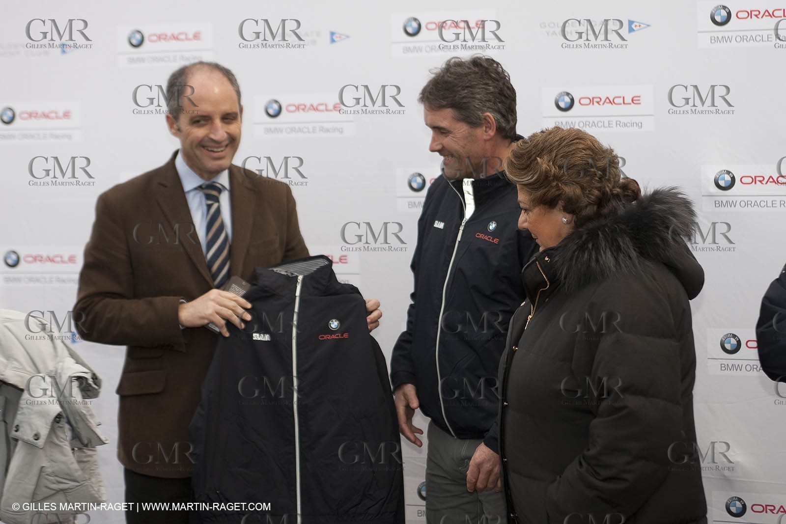 19 01 2010 - Valencia (ESP) - 33rd America's Cup - BMW ORACLE Racing - Francisco Camps (Generaliat Valenciana president) and Rita Barbeira (Valencia mayoress) visit