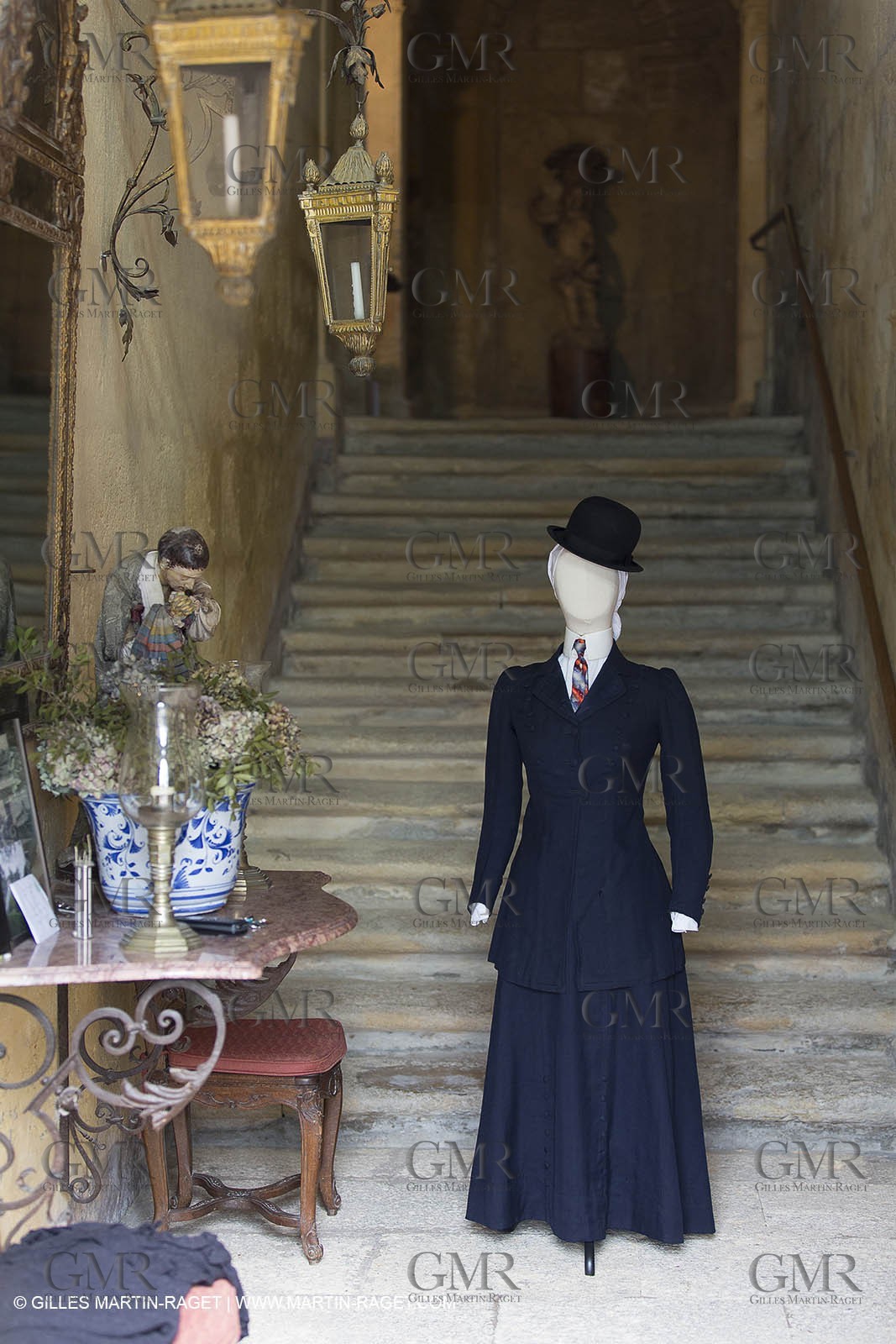 31 10 2013 - Ansouis (FRA,84) - Ansouis castle - Costumes of the exhibit Men costumes