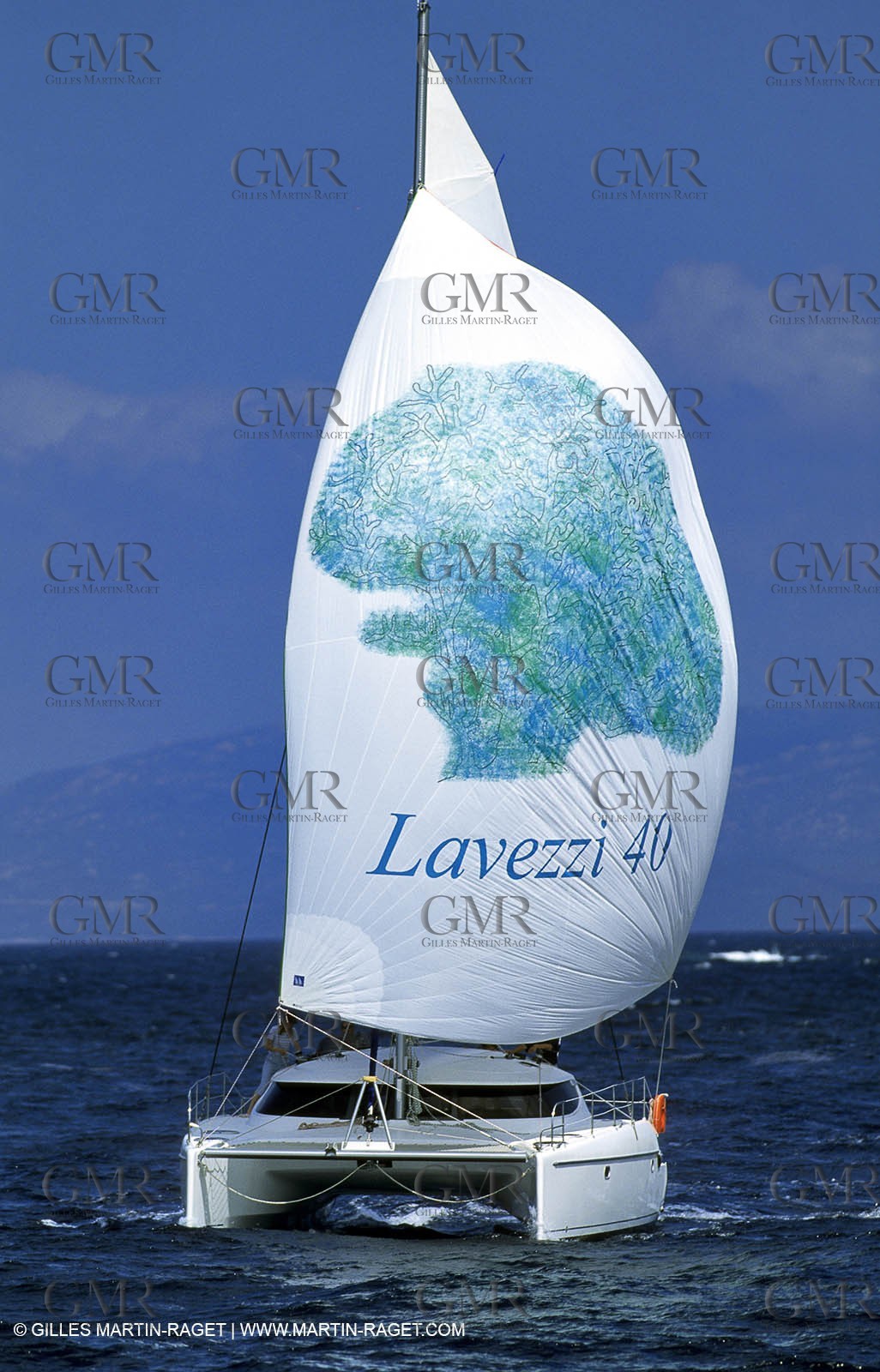 Multicoque sous voile