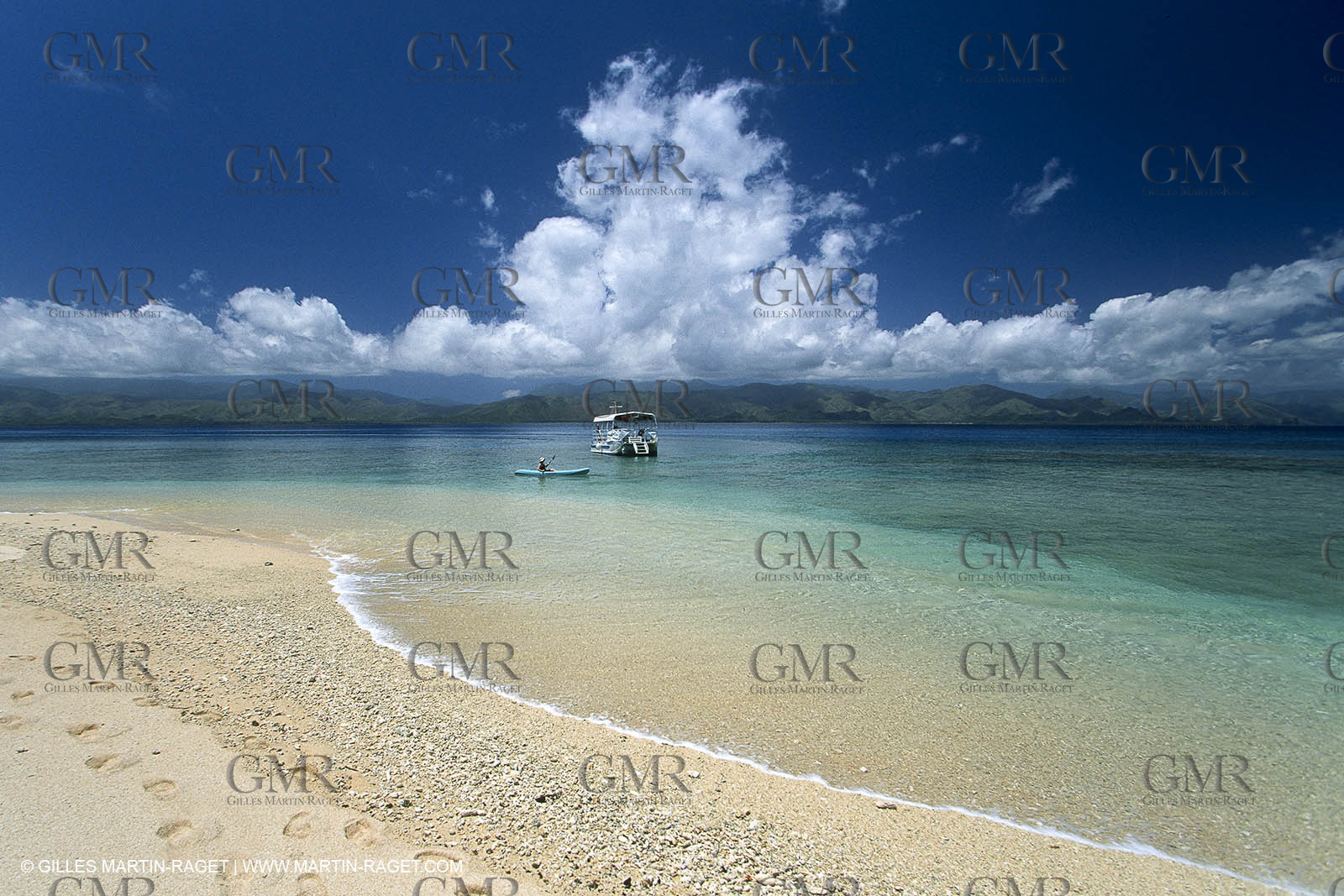 Destinations - South Pacific Ocean - New Caledonia - Pines Island