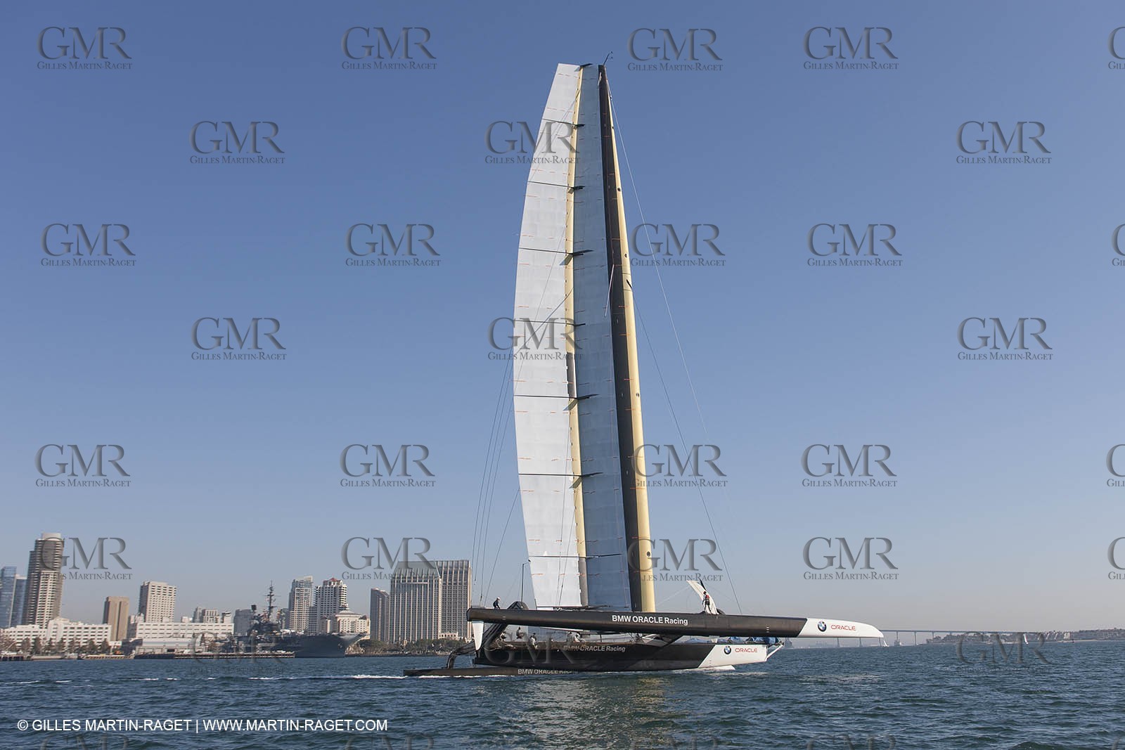 19 11 2009 - San Diego (USA, CA) - 33rd America's Cup - BMW ORACLE Racing - Wing trials, Day 6