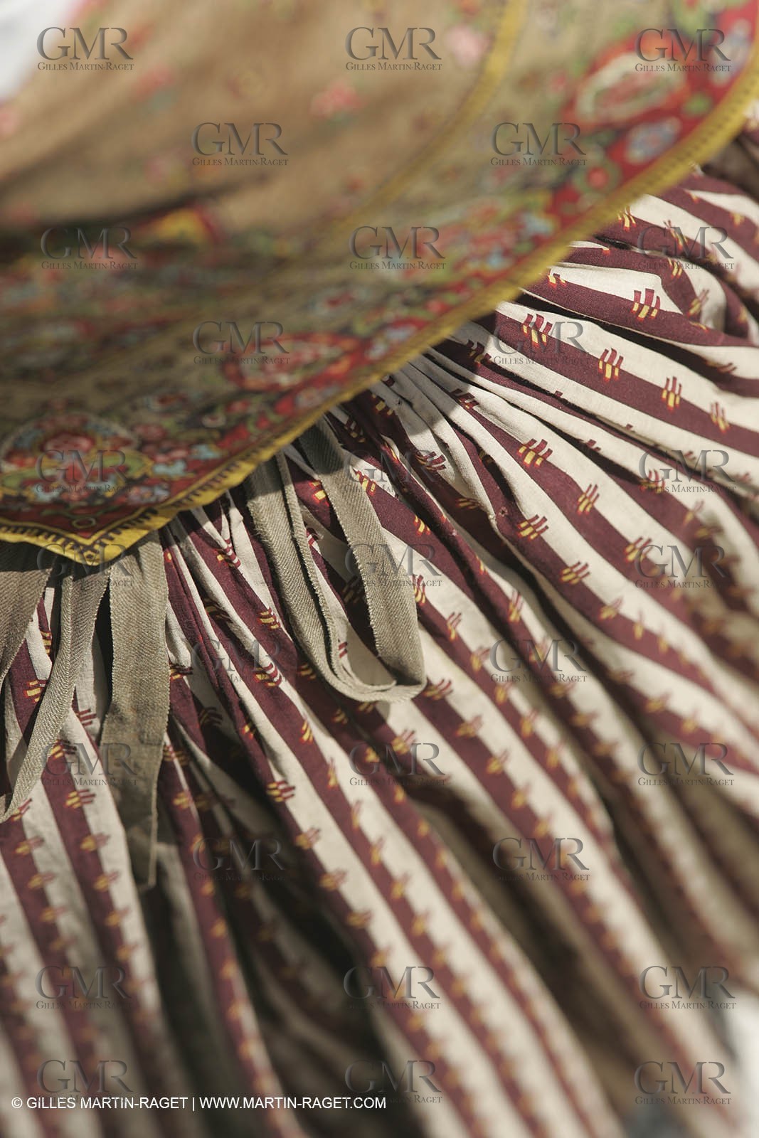 May 2004 - La Tour d'Aigues (FRA, 84) - Old costumes for women of the South exhibition