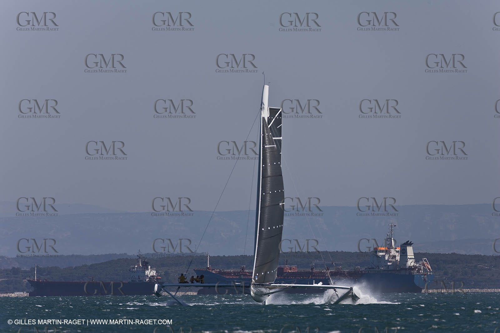 07 04 08 - France - Port Saint Louis du Rhone - Hydroptere - Training