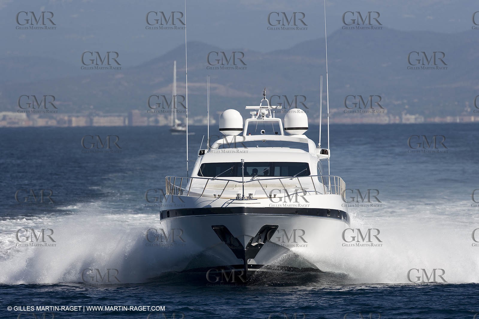 06 09 2007 - Saint Tropez (FRA, 83) - Superyachts - Motoryachts - Mangusta 92 Triple Fun in Saint Tropez - Mooring at Club 55 at Pampelonne Beach