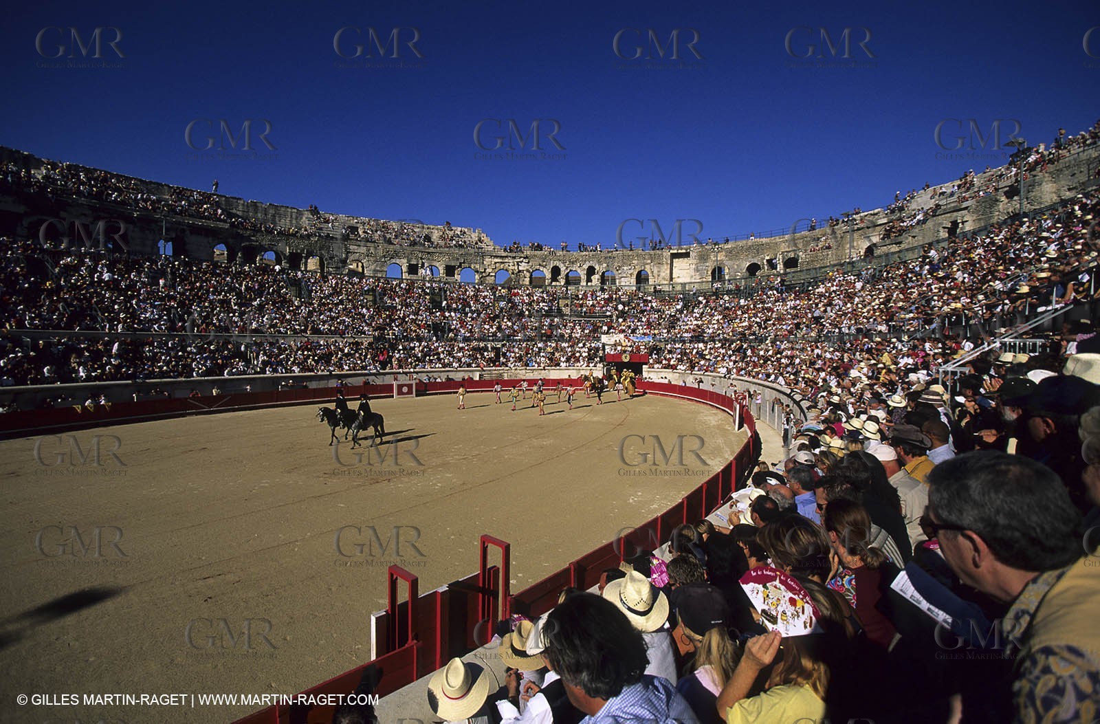 Nîmes - Bullfight in the arenas