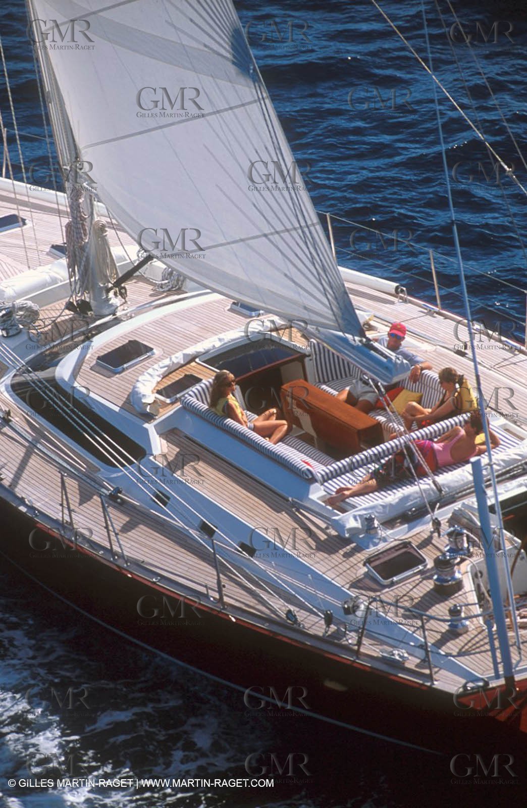 Crusing monohull sailing