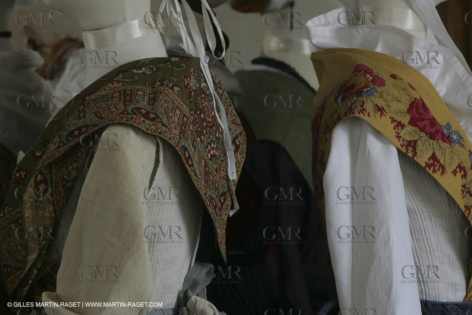 May 2004 - La Tour d'Aigues (FRA, 84) - Old costumes for women of the South exhibition