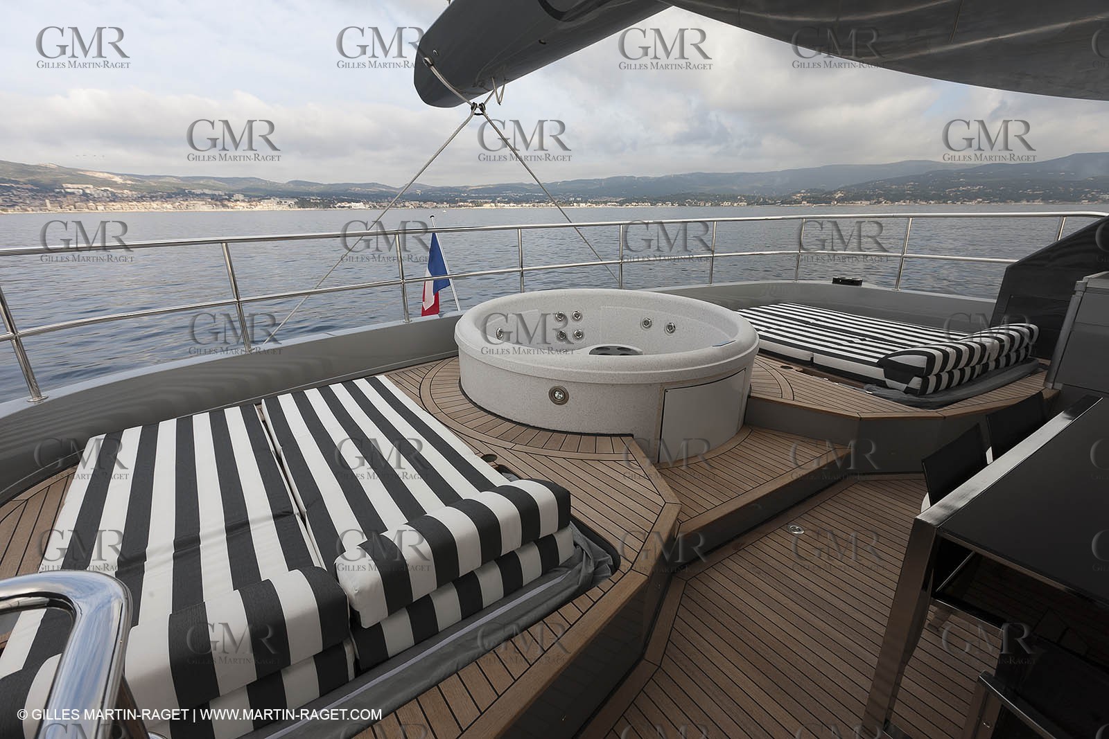 25 02 2011 - La Ciotat (FRA,13) - Super Yachts - Chantier H2X - Cartouche