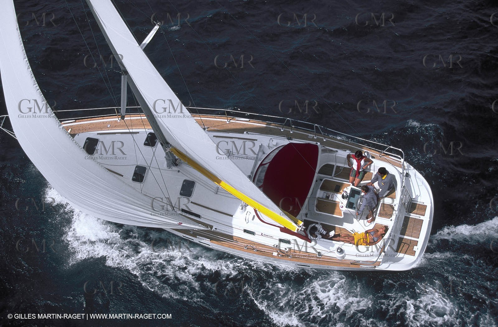 Crusing monohull sailing