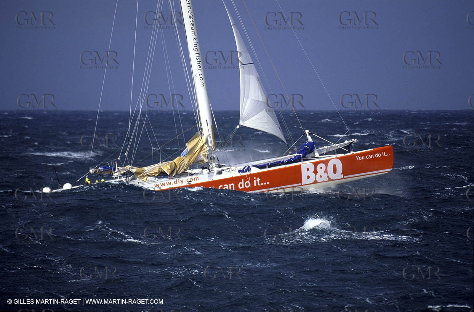 Kingfisher II - Jules Verne Trophy 2002 start - Brest