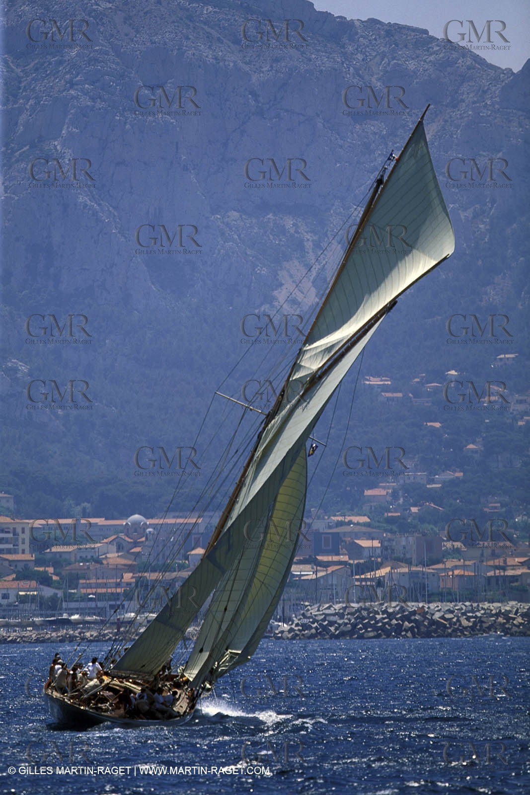 Moonbeam of Fife - Classic yachts