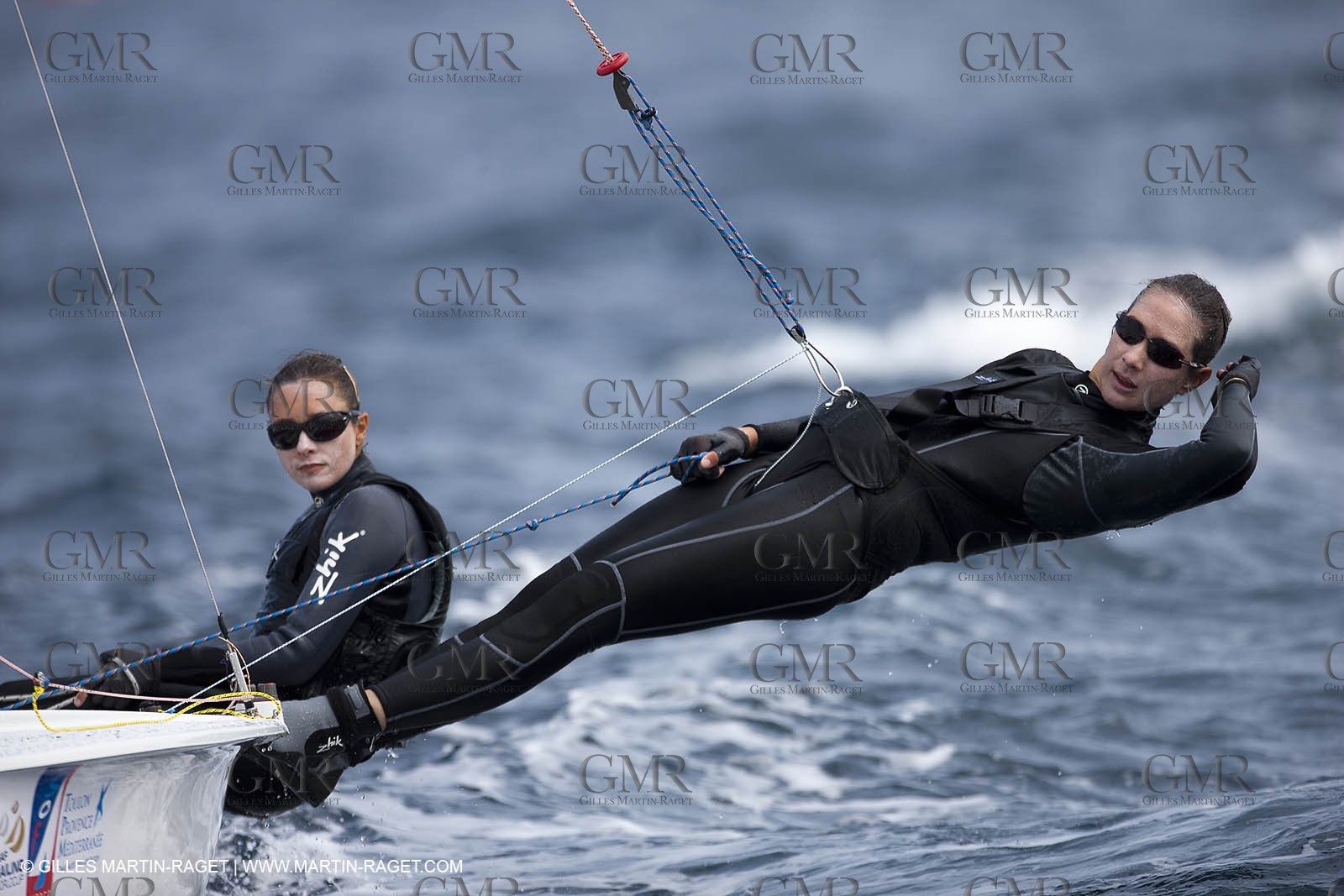 20 04 2010 - Hyères (FRA,83) - SOF 2010 - ZHIK Team - 470 fem -  Ingrid Petitjean - Nadège Douroux