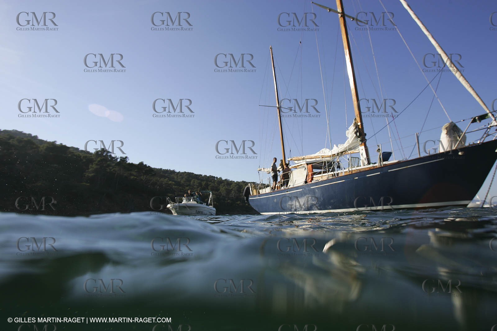 Cruising monohull mooring