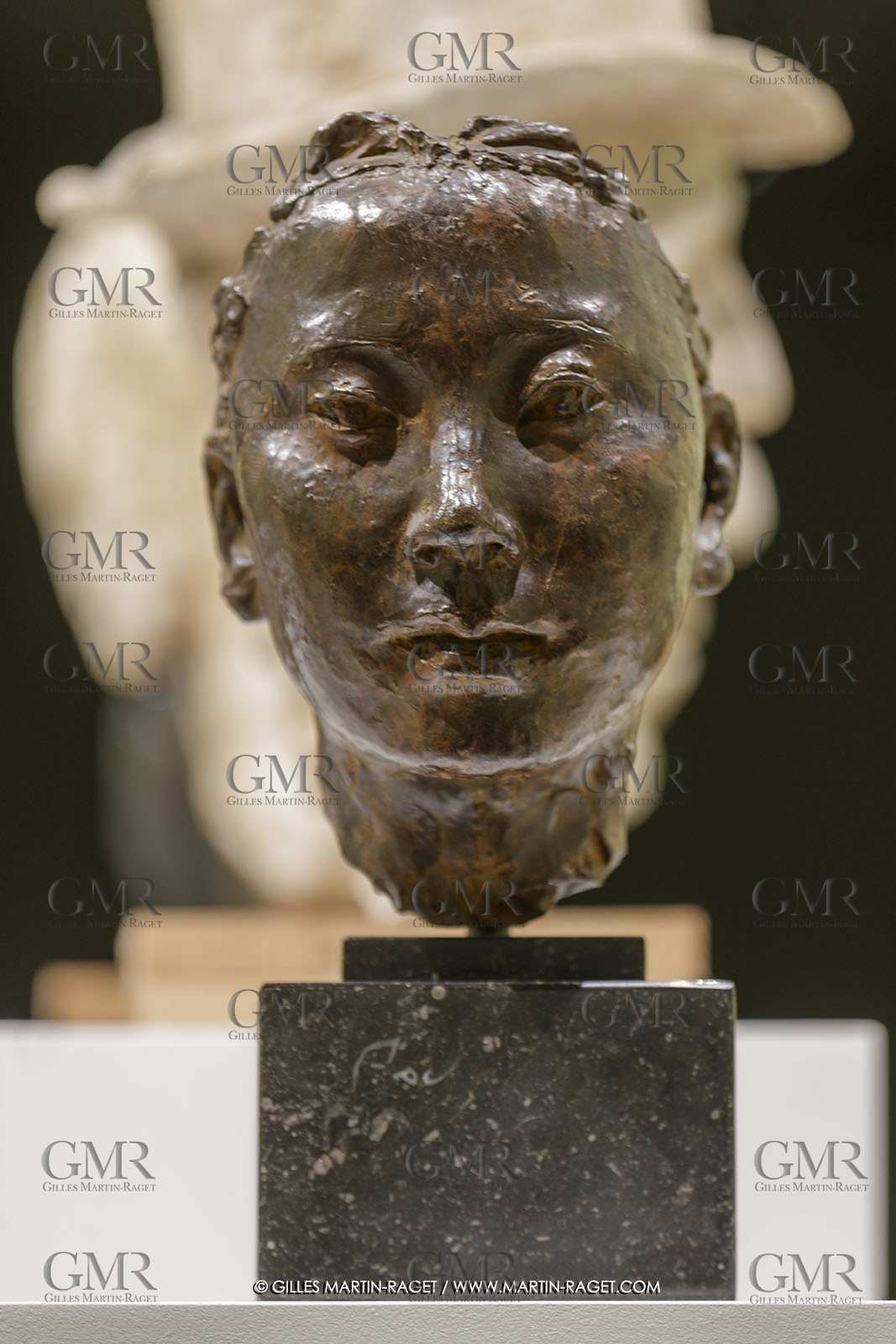 02 05 2023, Paris (FRA), oeuvre de Germaine Richier, Exposition Centre Pompidou 2023,  La Chinoise, 1939, Bronze patiné foncé, 24,6 x 17,1, 15,2 cm, Collection particulière