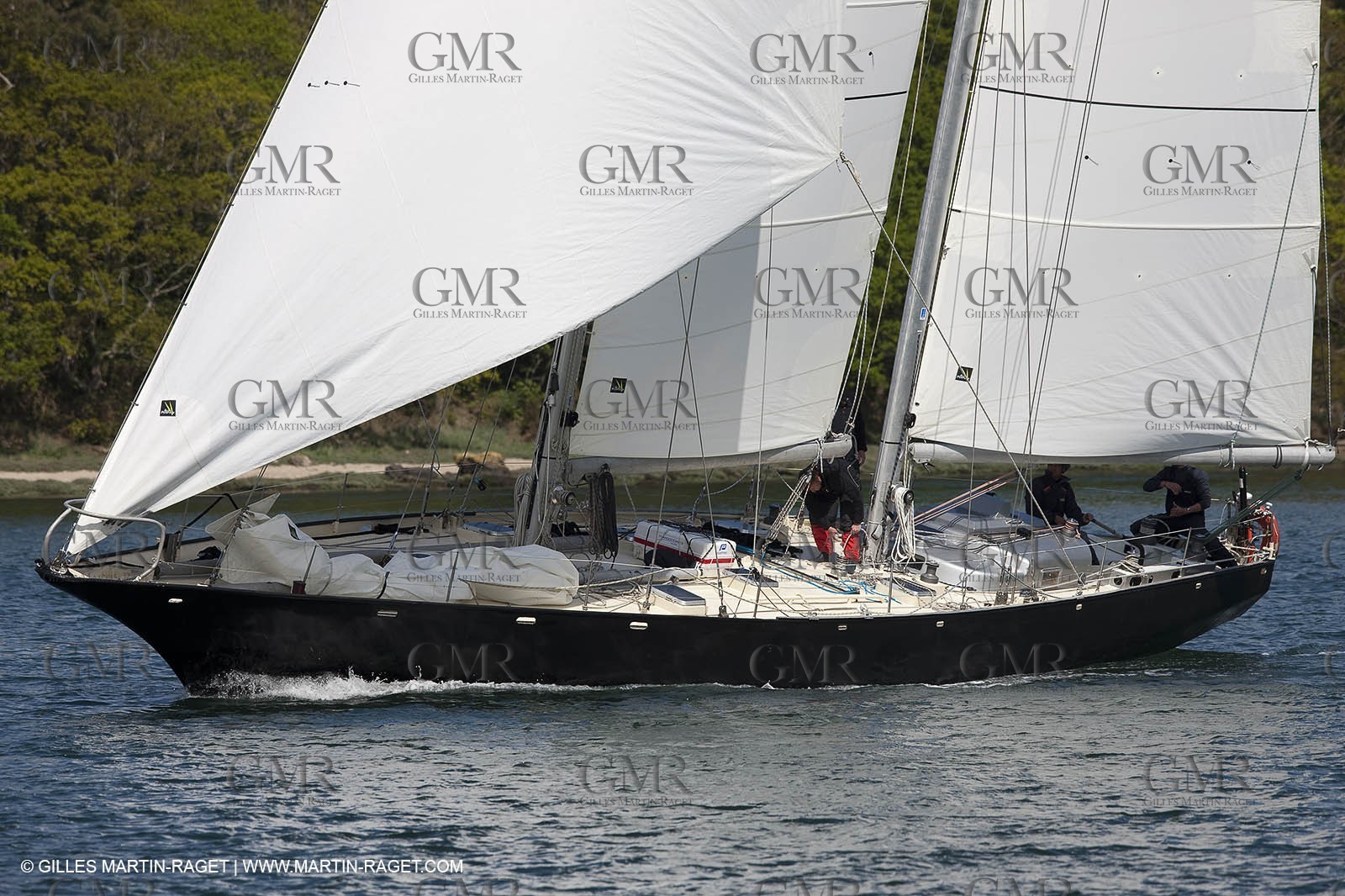 19 05 2010- Benodet- (FRA,56)  -  Pen Duick III dans l'Odet