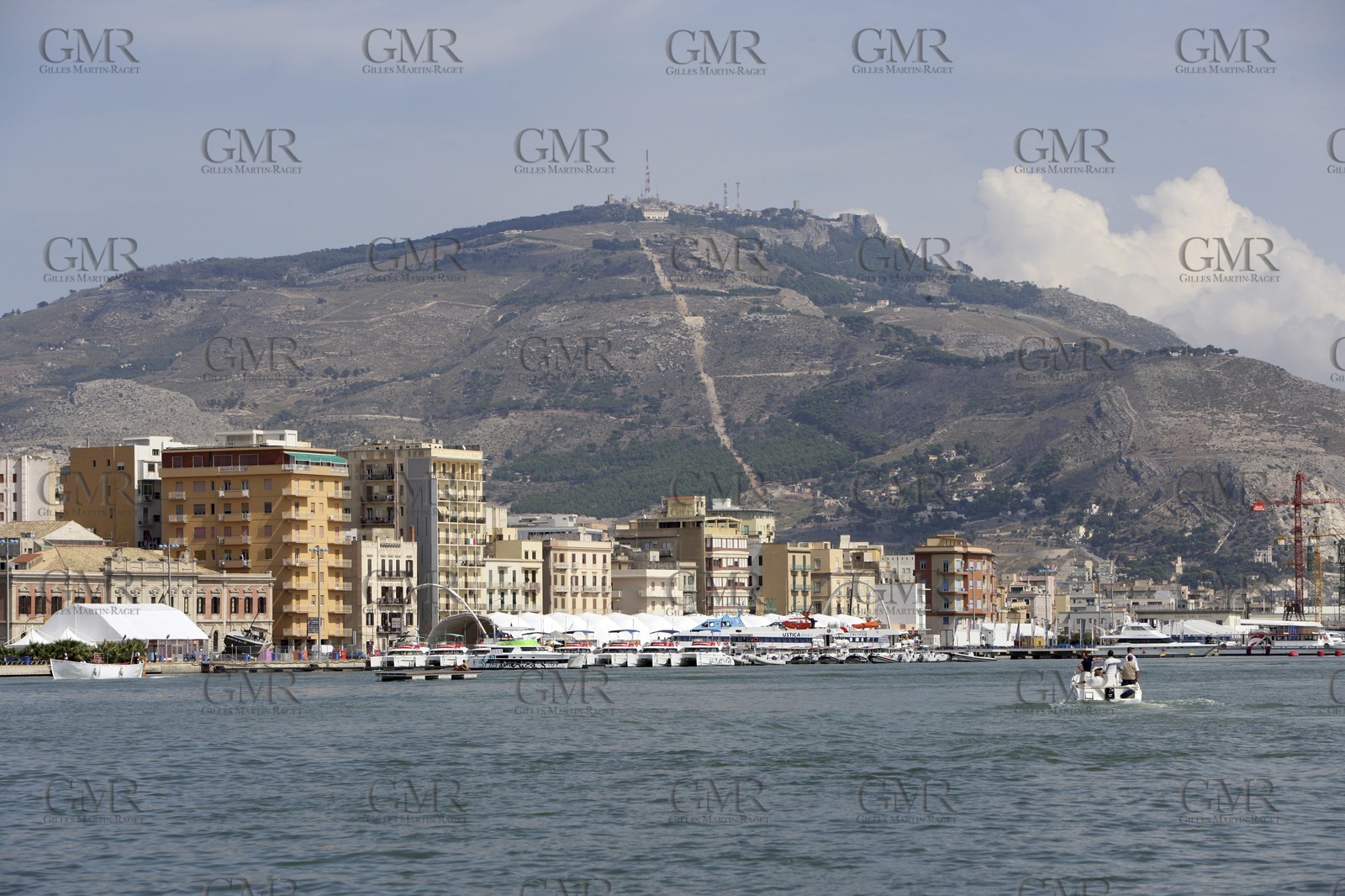 Trapani Act 8-9, Trapani