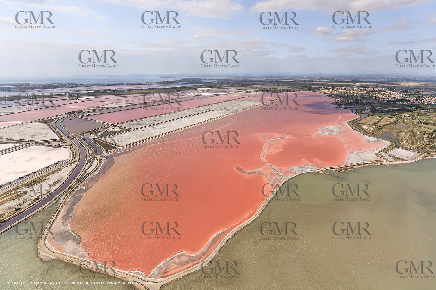 Marais salants à Aigues Mortes