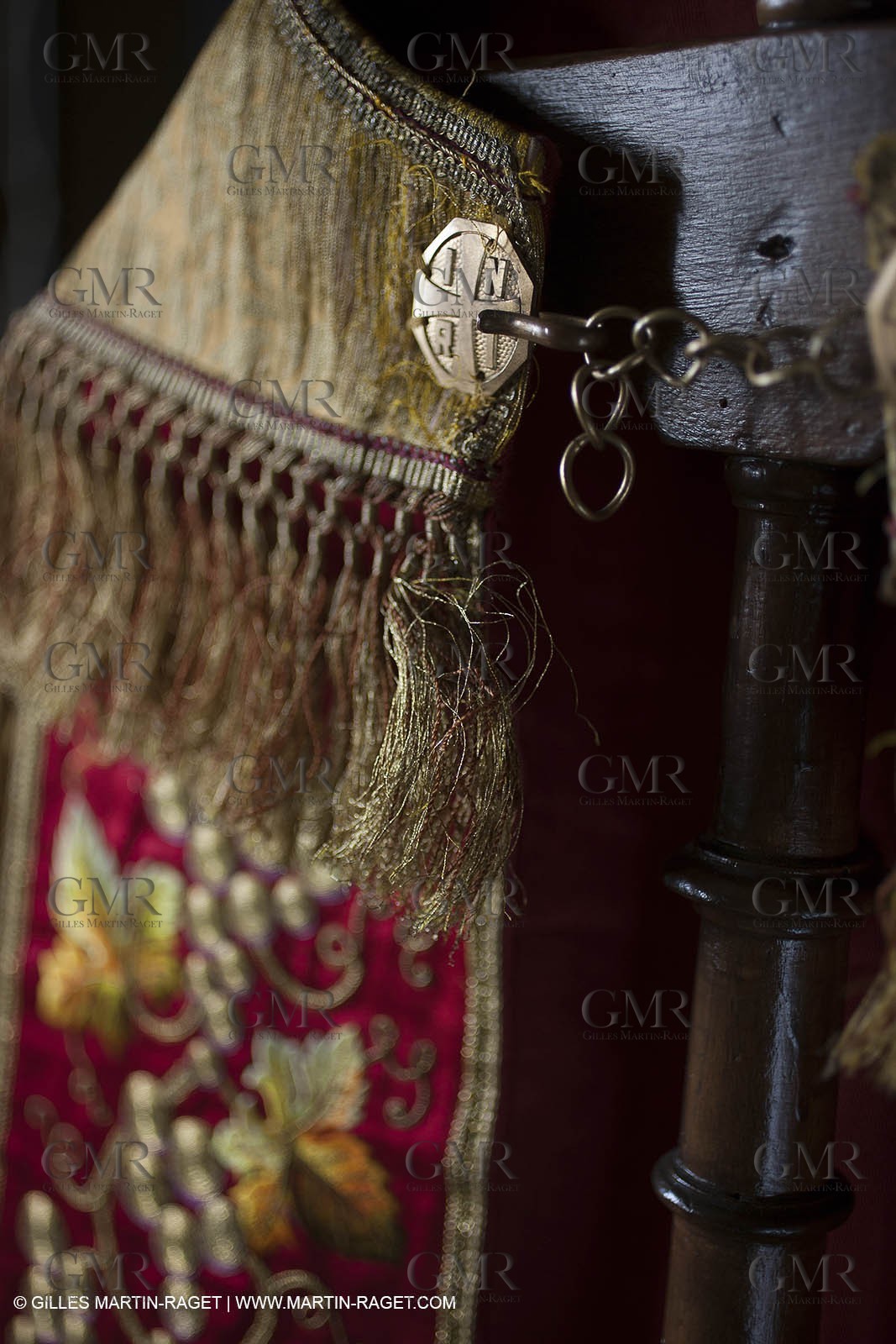 04 02 2013 - Marseille(FRA,13), Notre Dame de la Garde, liturgical clothing