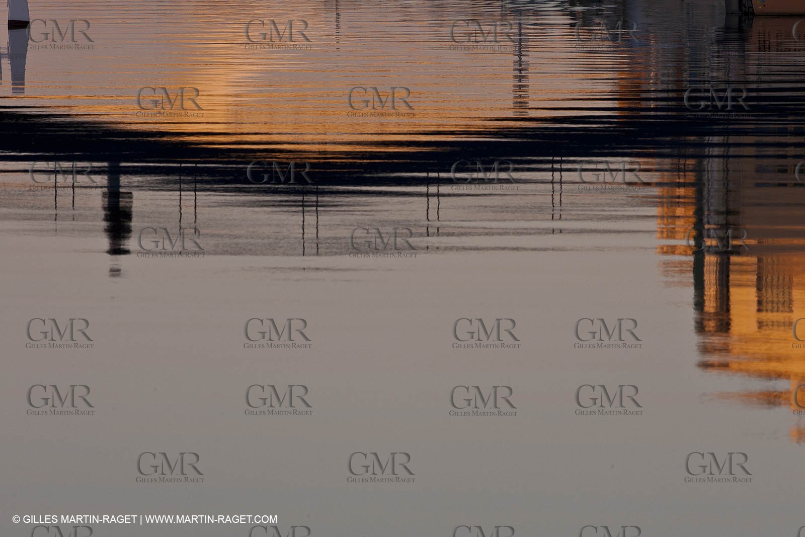 14 03 2012 - Martigues (FRA,13) - neighborhood Le Miroir (the mirror)