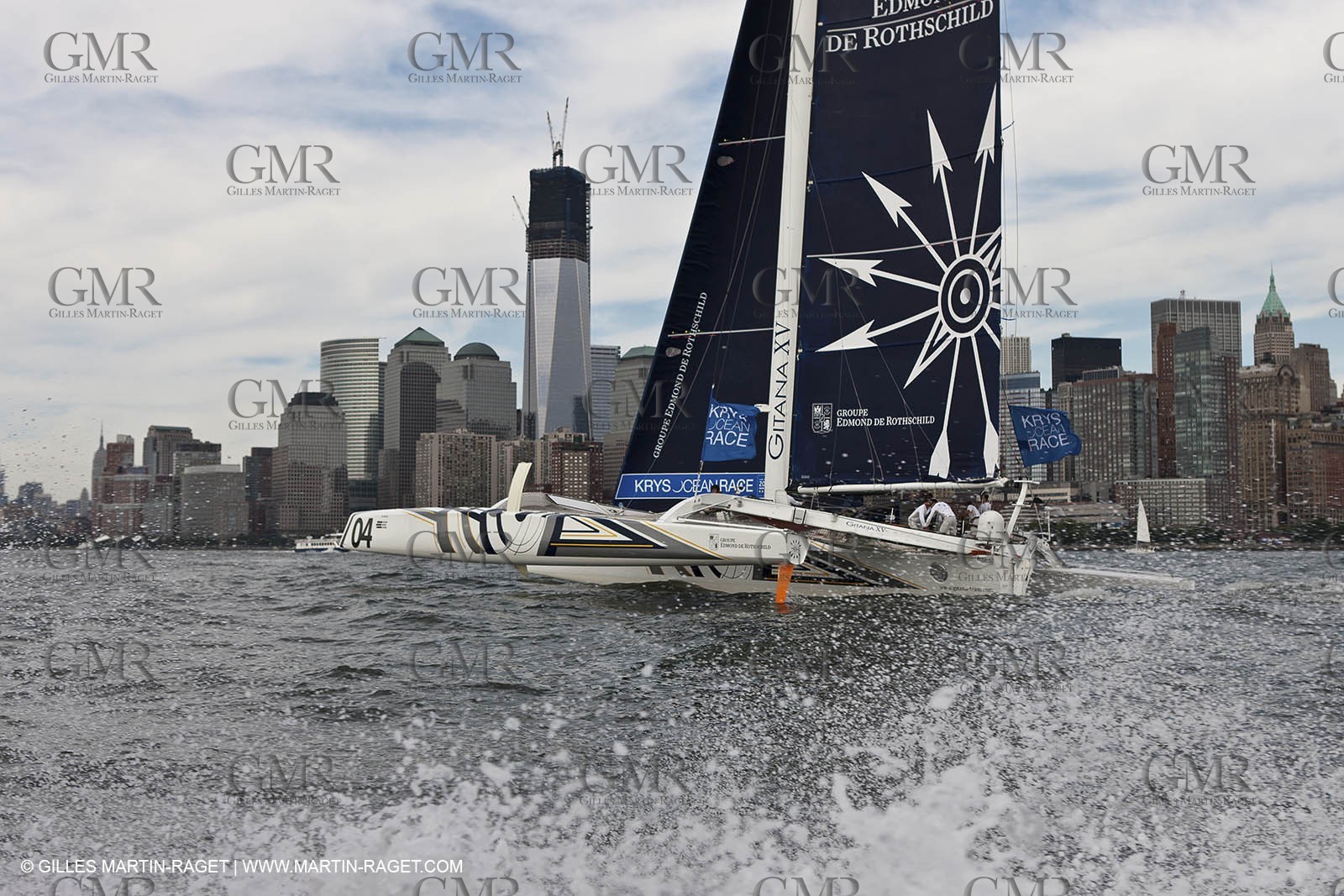 05 07 2012 - New York (USA) - Ocean Krys Race - Speed runs in fornt of NY city