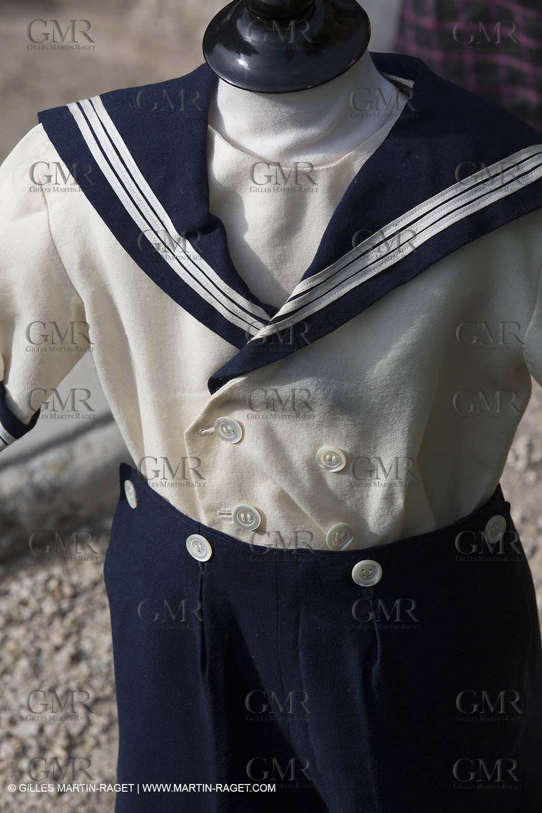 31 10 2013 - Ansouis (FRA,84) - Ansouis castle - Costumes of the exhibit Men costumes