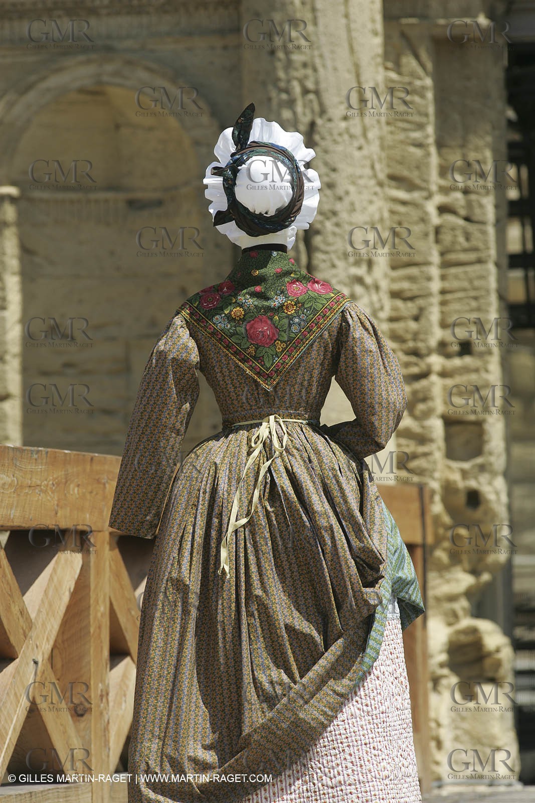 May 2004 - La Tour d'Aigues (FRA, 84) - Old costumes for women of the South exhibition