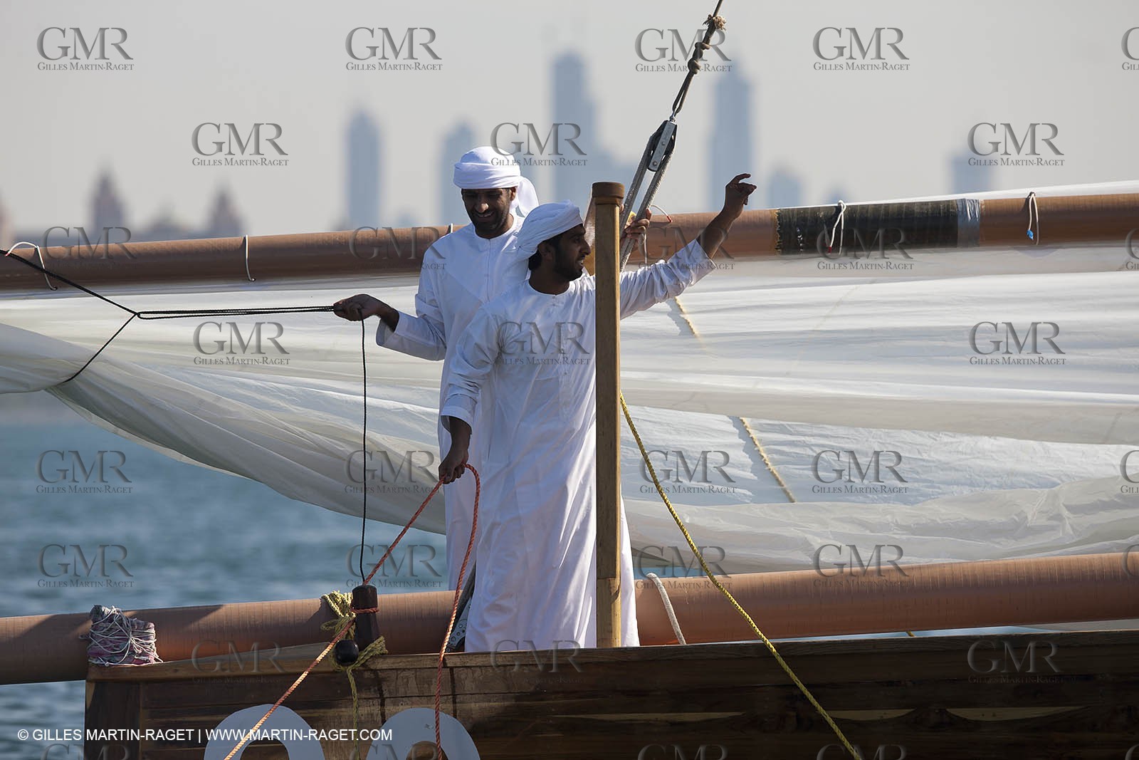 20 11 2010 - Dubai (UAE) - Dubai Louis Vuitton Trophy - Traditionnal dhow races for competing teams