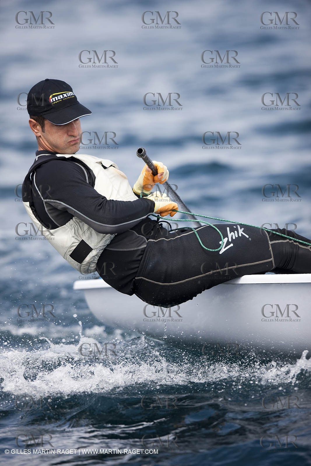 20 04 2010 - Hyères (FRA,83) - SOF 2010 - Zhik Team - Laser Men - Javier Hernandez