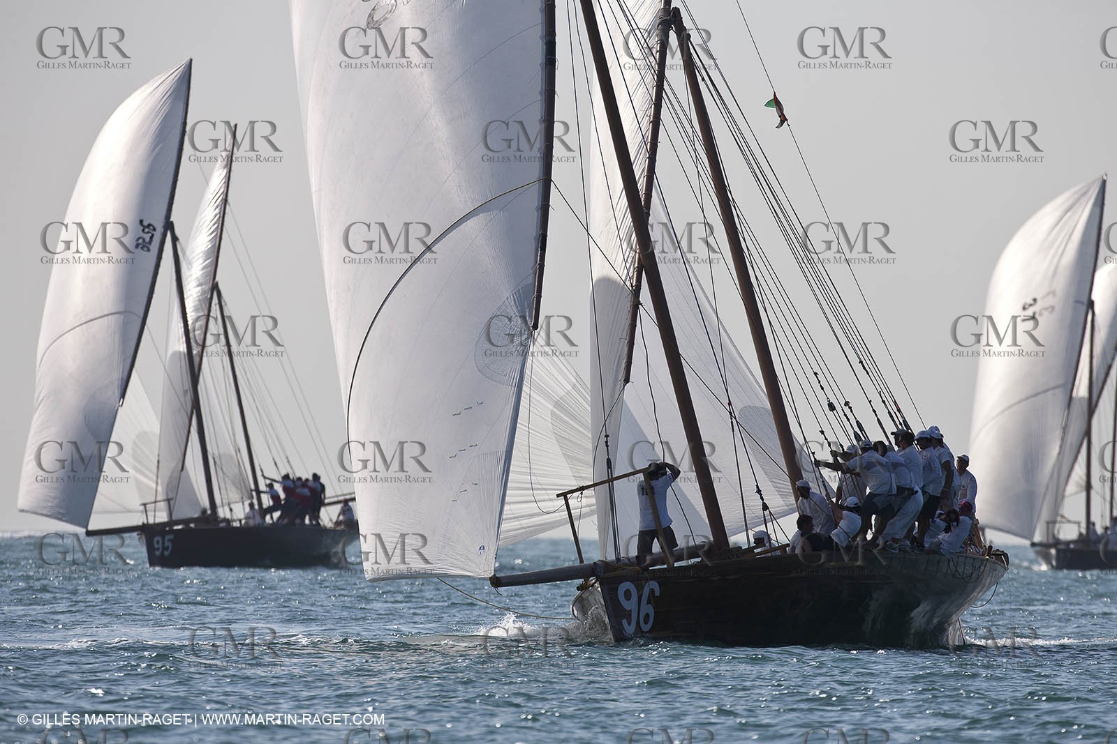 20 11 2010 - Dubai (UAE) - Dubai Louis Vuitton Trophy - Traditionnal dhow races for competing teams