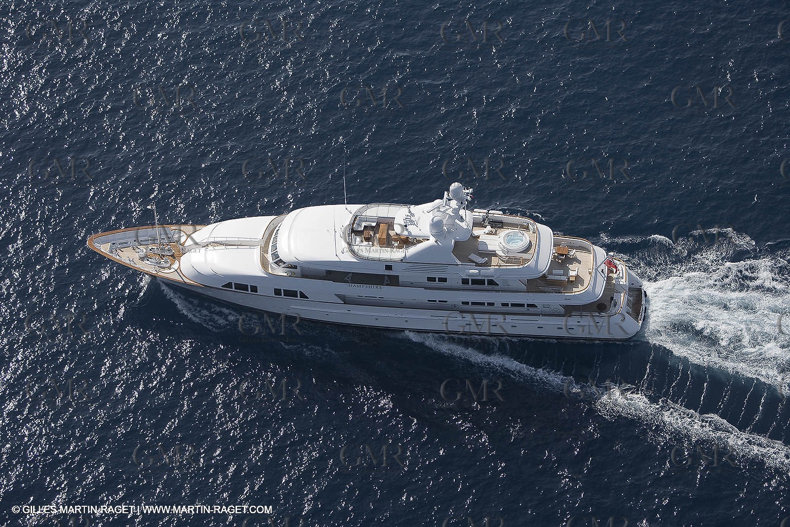 28 07 2007 - St Jean Cap Ferrat - SuperYachts - Motor Yachts - Hampshire