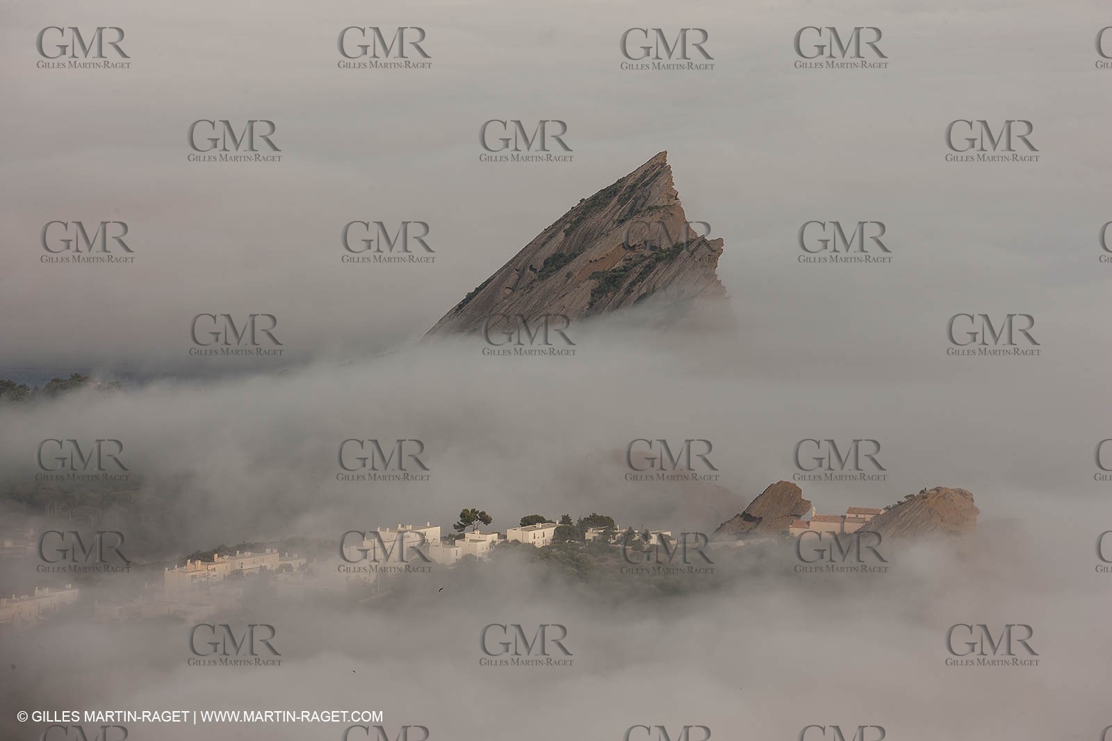 18 07 2012 - La Ciotat (FRA ) - Unusual foggy conditions