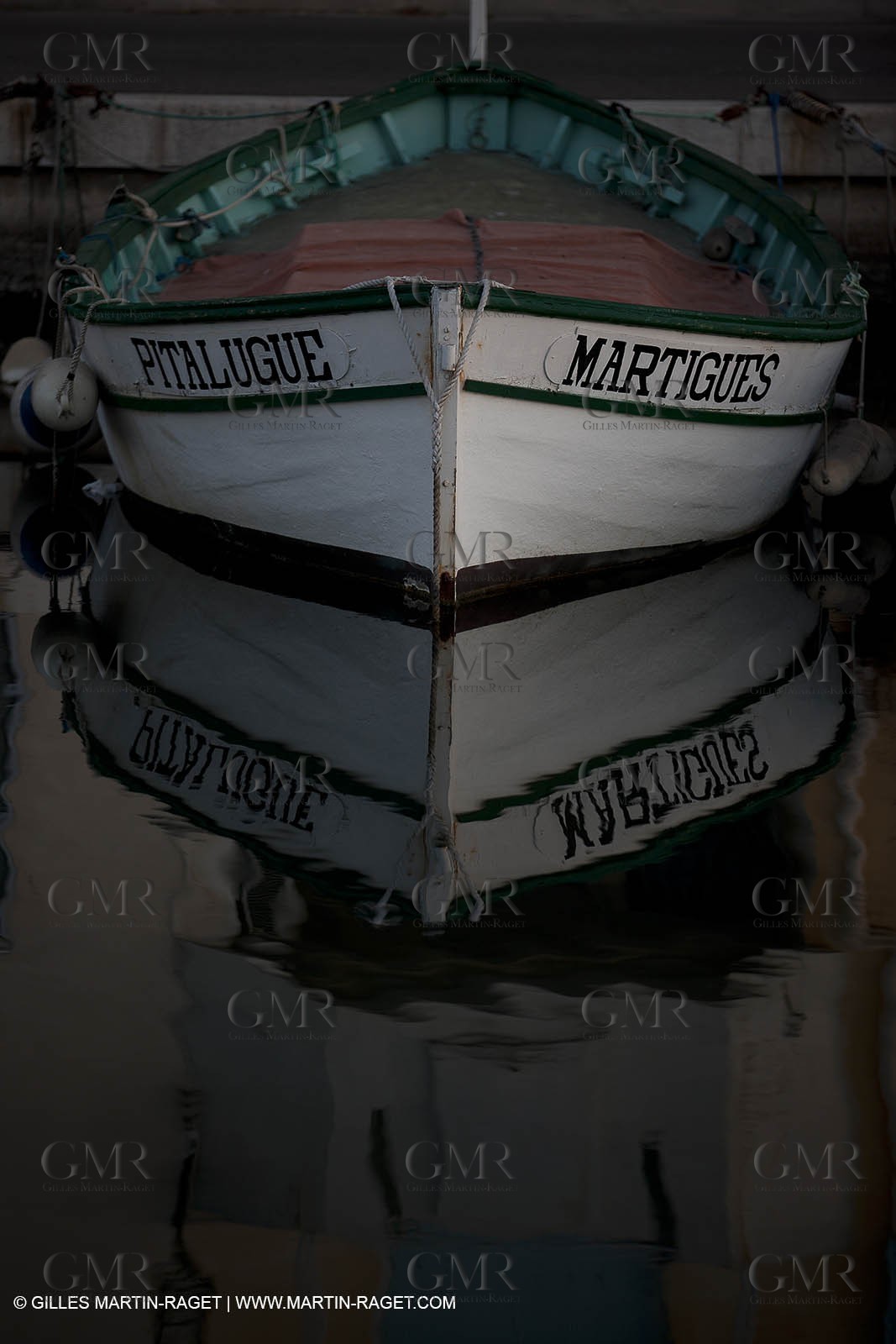 14 03 2012 - Martigues (FRA,13) - neighborhood Le Miroir (the mirror)