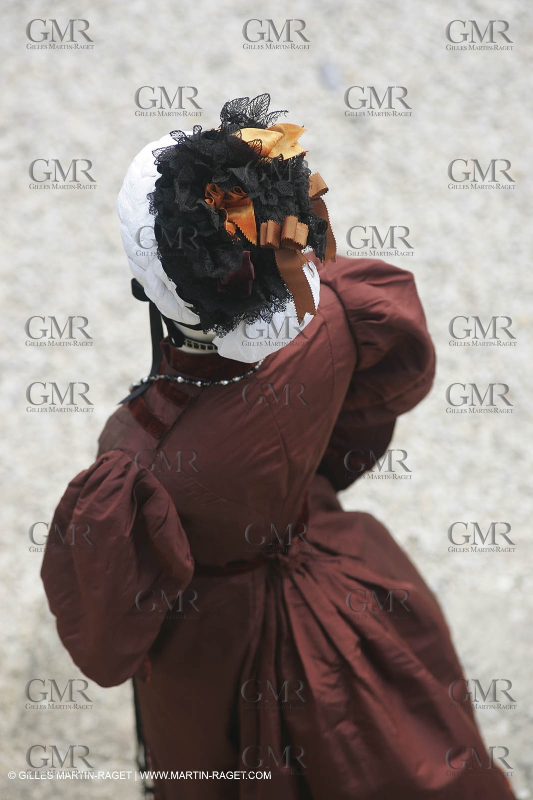 May 2004 - La Tour d'Aigues (FRA, 84) - Old costumes for women of the South exhibition