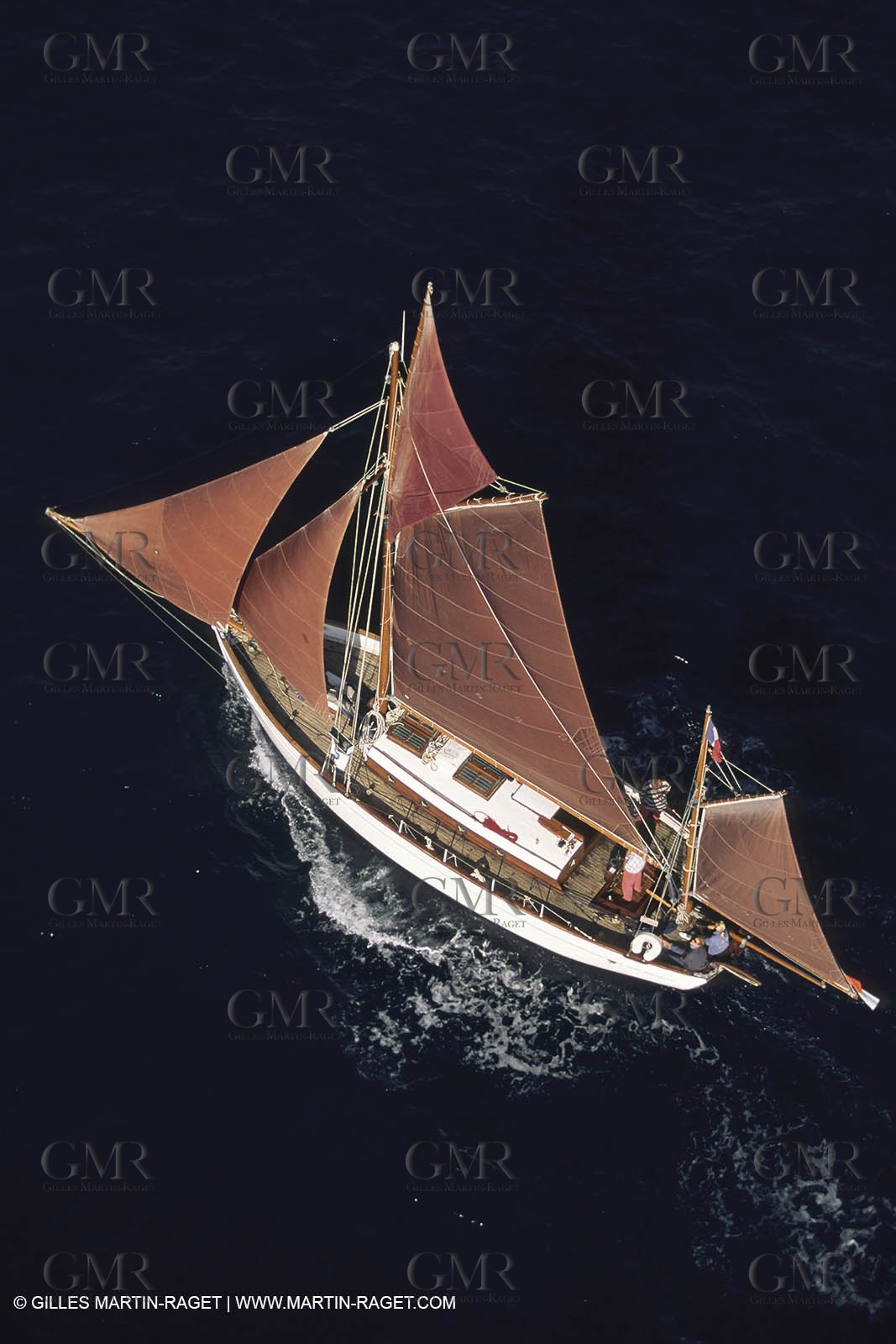 Petits yachts classiques, small classic yachts