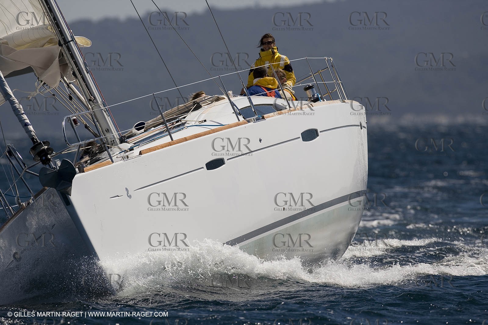 Crusing monohull sailing