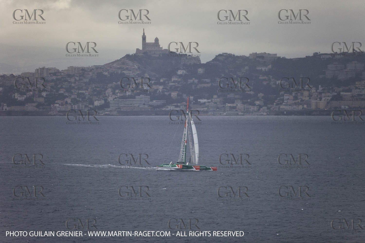 14 05 09 - Marseille - Record de la Méditerranée - Groupama 3 - Franck Cammas - G class - Départ de Marseille pour Carthage