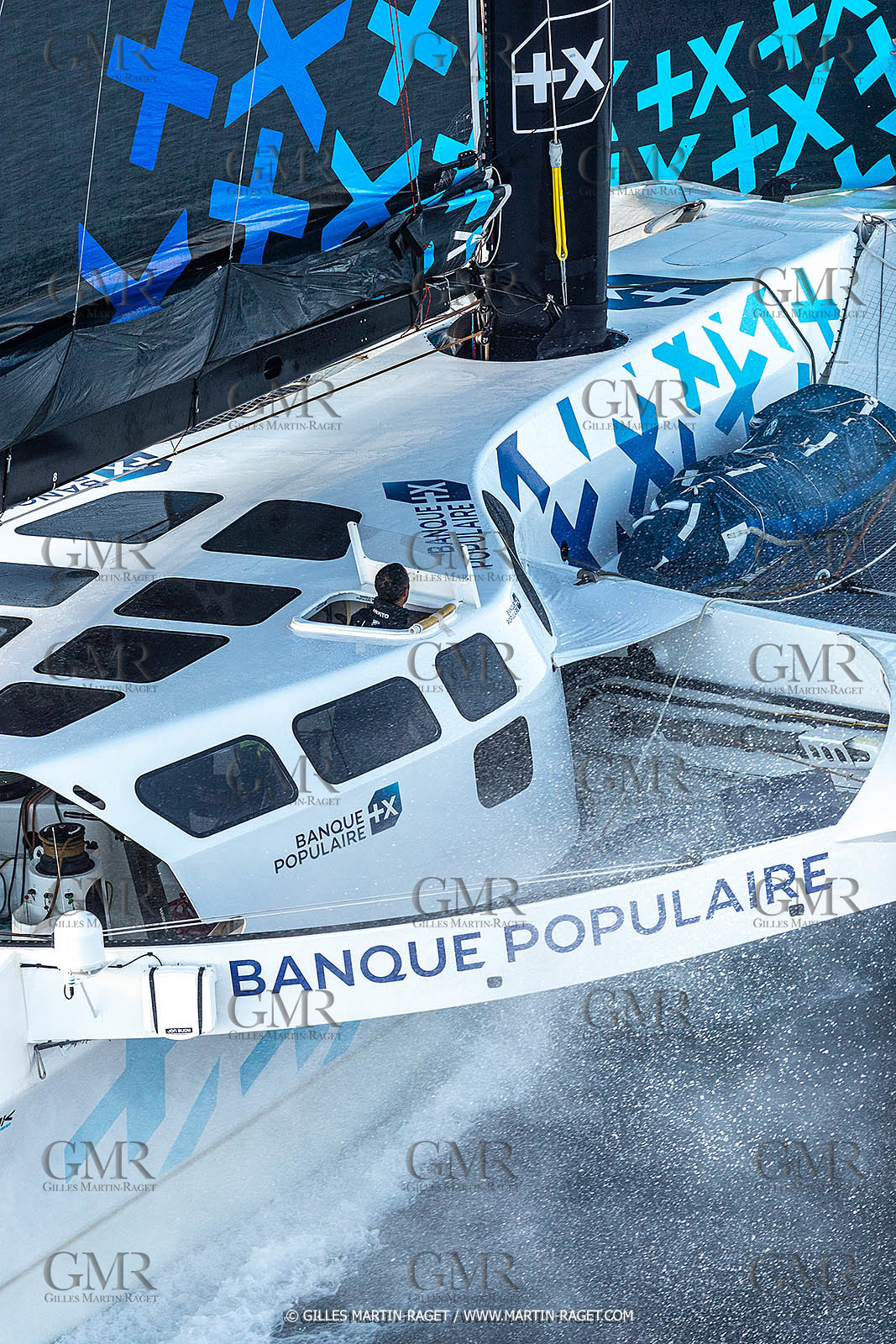 Banque Populaire devant Marseille