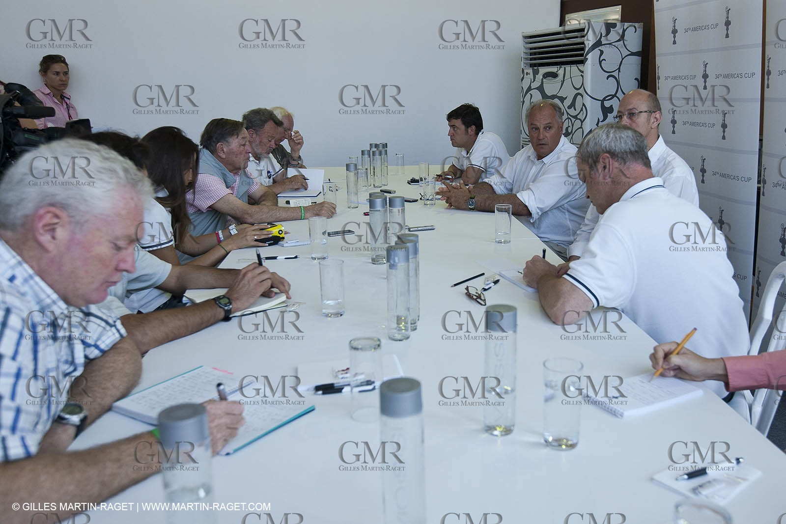 25 11 2010 - Dubai (UAE) - 34th America's Cup - Media Round Table with Ian Murray and Richard Worth