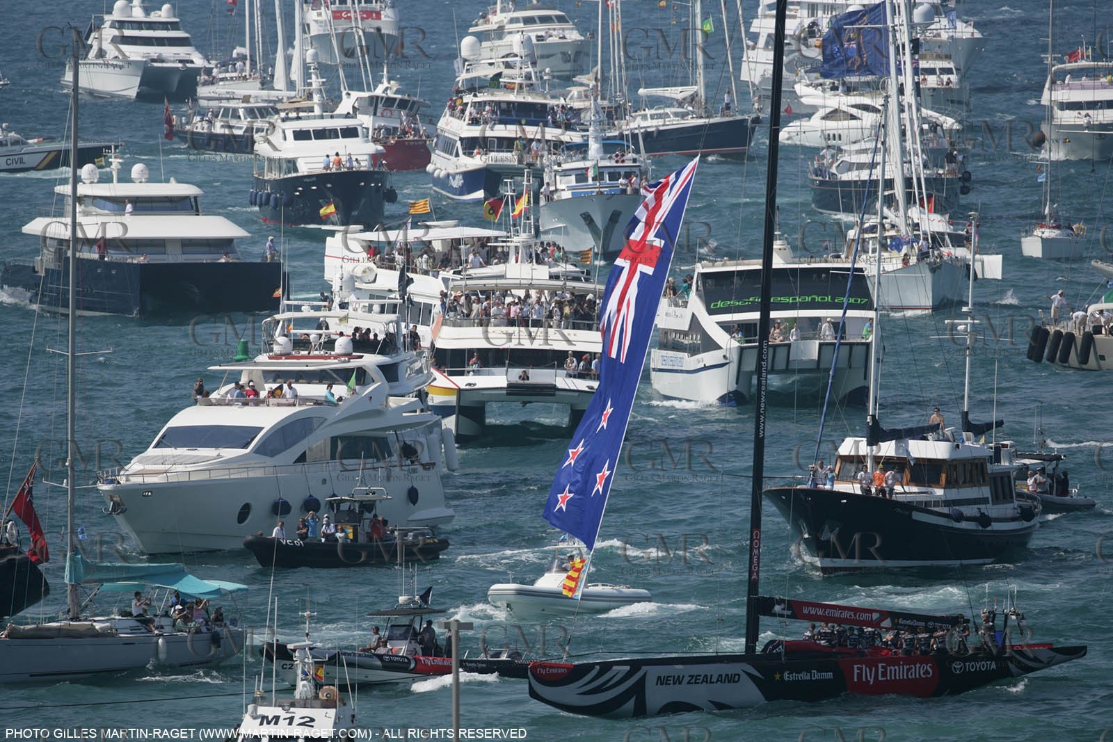 2' 06 2007-Valencia (Spain)- 32nd America's Cup - Final Match - Day 2