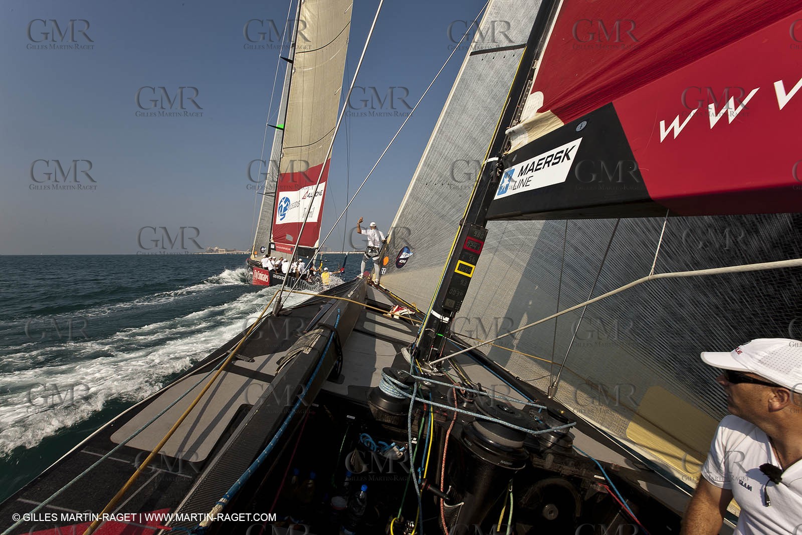 14 11 2010 - Dubai (UAE) - Dubai Louis Vuitton Trophy -  BMW ORACLE Racing - Training - Onboard Vs All 4 one