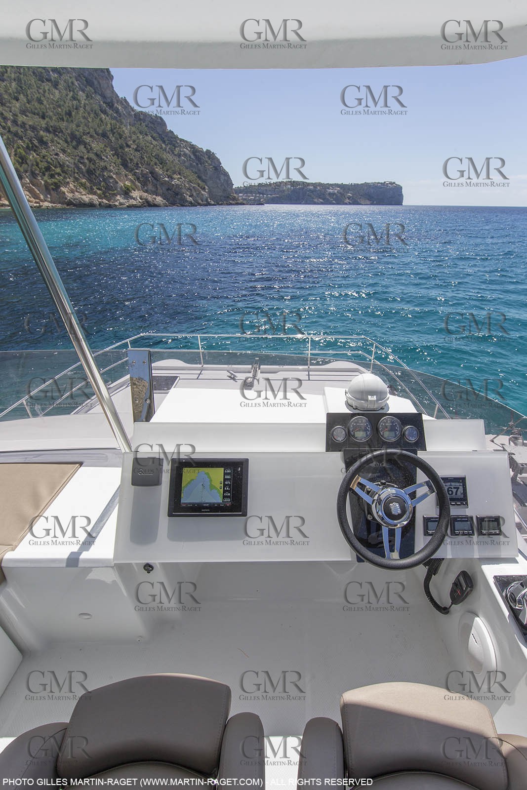 08 04 2015, Andraitx (Isla de Mallorca, Islas Baleares, ESP), Chantier Fountaine-Pajot, Motor Yacht 37