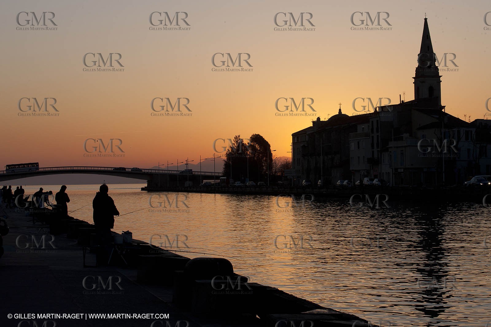 14 03 2012 - Martigues (FRA,13) - neighborhood Le Miroir (the mirror)