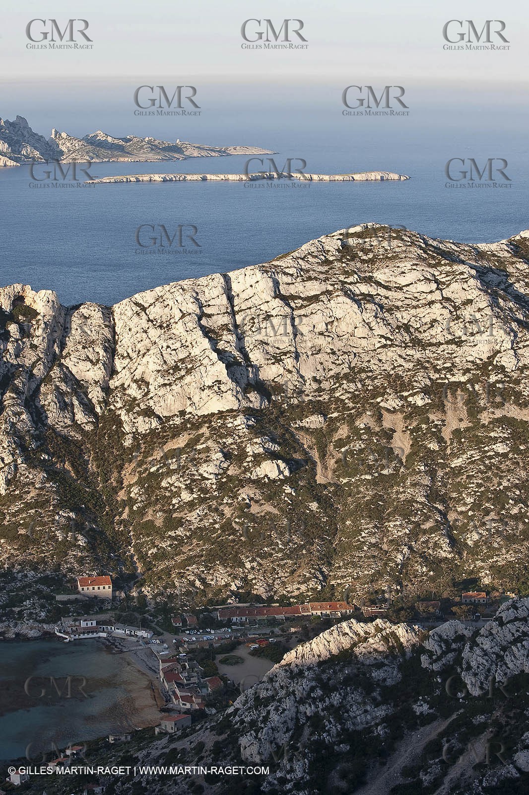 04 04 2009 - Marseille (FRA, 13) - Les Calanques - Marseille as seen from the top of the Baou Rond