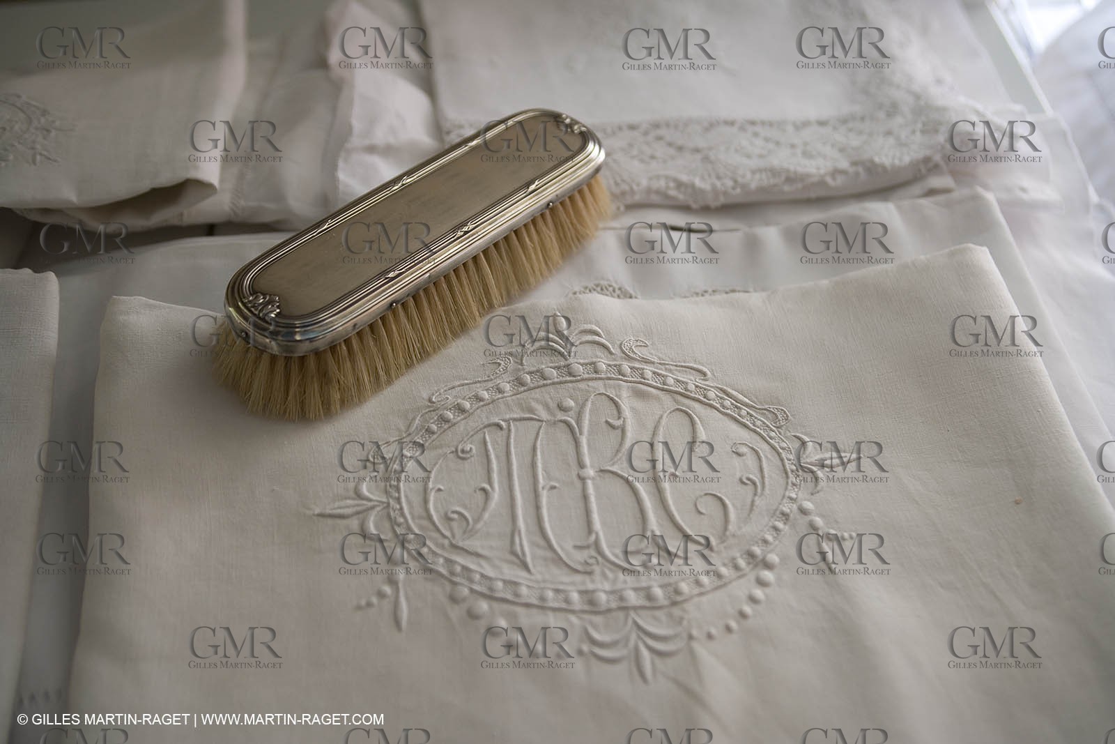 Vallon raget, nice household linen