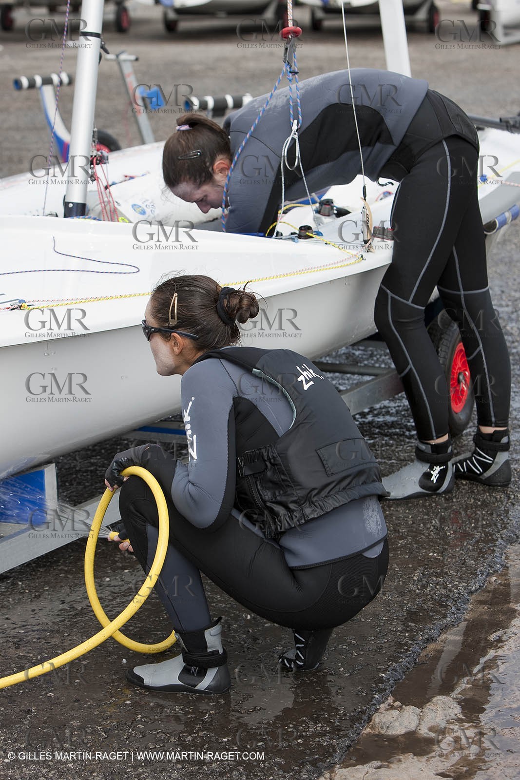 20 04 2010 - Hyères (FRA,83) - SOF 2010 - ZHIK Team - 470 fem -  Ingrid Petitjean - Nadège Douroux