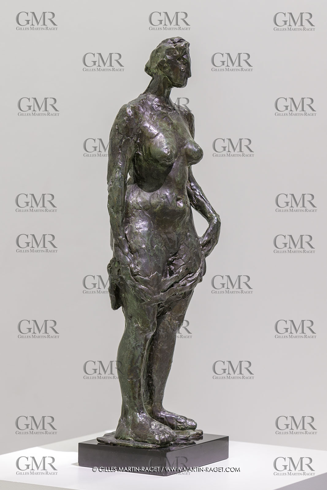 02 05 2023, Paris (FRA), oeuvre de Germaine Richier, Exposition Centre Pompidou 2023, Nu ou La Grosse, 1939 1942, Bronze patiné foncé,Fondeur : M. Pastori, Genève, Centre Pompidou, Musée National d'Art Moderne de Paris, achat de l'état, 1950, dépôt au musée des beaux-arts de Calais.